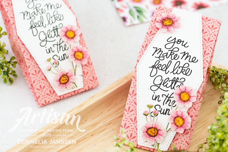 Verpackung basteln mit dem Designerpapier Bleibende Blüten von Stampin' Up! und Anleitung einer Wippbox