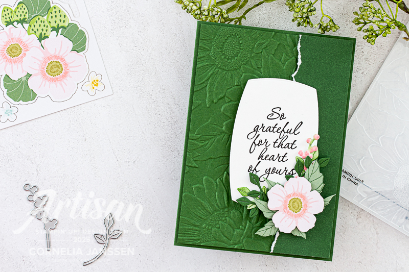 Karte basteln mit dem Produktpaket Label me grateful von Stampin' Up! und der Prägeform Sonnenblumenfeld